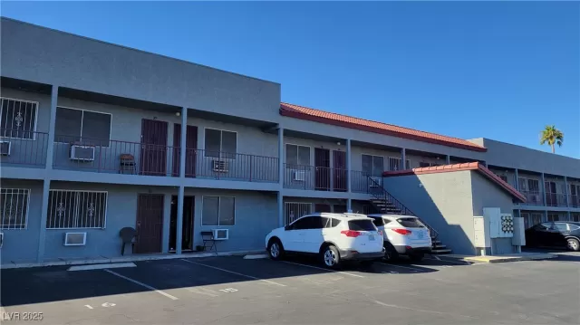 MLS: 2739941 Condo For Sale