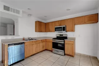 Photo #2: 2739952 Listing 