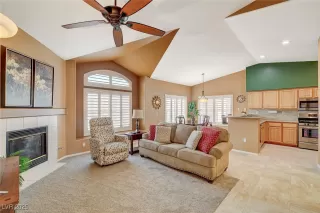 Photo #6: 2740010 Listing