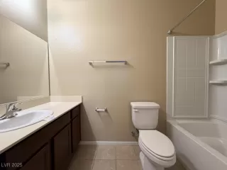 Photo #6: 2740040 Listing