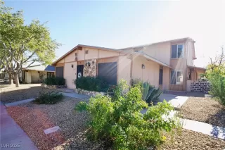 Photo #1: 2740041 Listing