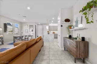 Photo #3: 2740088 Listing