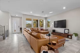 Photo #6: 2740088 Listing