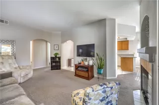 Photo #2: 2740099 Listing