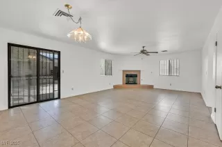 Photo #3: 2740106 Listing