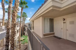 Photo #3: 2740110 Listing