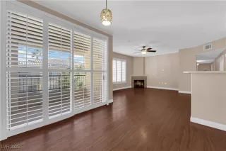 Photo #4: 2740110 Listing