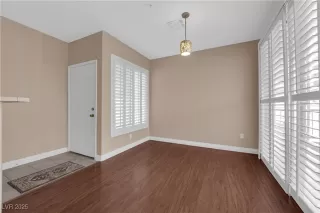 Photo #5: 2740110 Listing