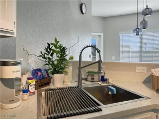 Photo #3: 2740151 Listing