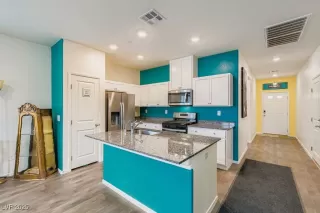 Photo #5: 2740205 Listing