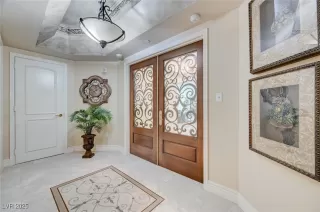 Photo #1: 2740259 Listing