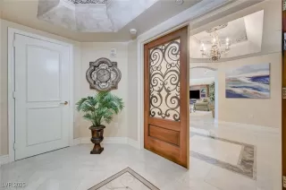 Photo #2: 2740259 Listing