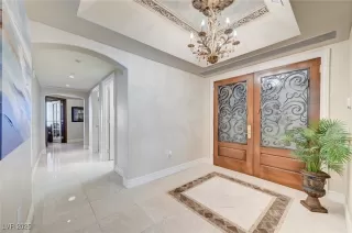 Photo #3: 2740259 Listing