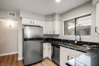 Photo #2: 2740307 Listing 