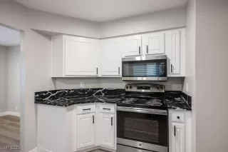 Photo #3: 2740307 Listing 