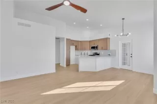 Photo #5: 2740314 Listing