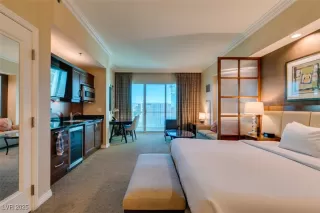 Photo #4: 2740344 Listing