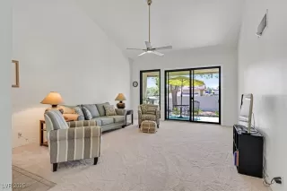 Photo #5: 2740362 Listing