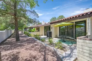 Photo #6: 2740362 Listing