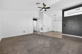 Photo #4: 2740366 Listing