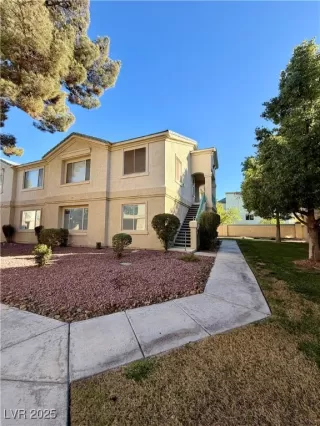 Photo #2: 2740388 Listing