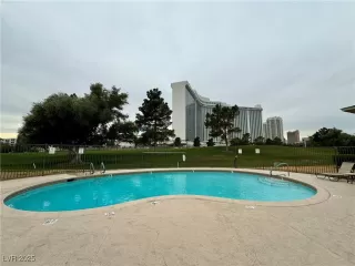 Photo #1: 2740417 Listing