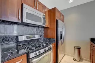 Photo #5: 2740423 Listing