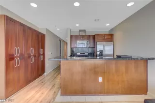 Photo #6: 2740423 Listing