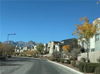 Photo #2: 2740436 Listing