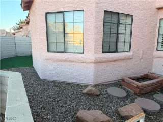 Photo #2: 2740478 Listing