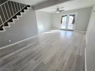 Photo #5: 2740515 Listing