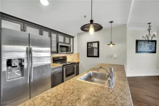 Photo #2: 2740559 Listing