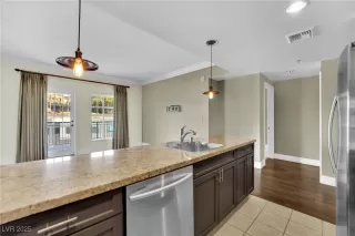 Photo #3: 2740559 Listing