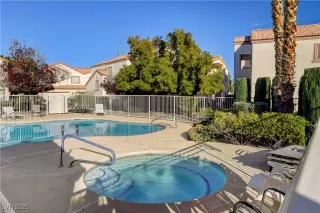 Photo #5: 2740562 Listing