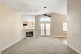 Photo #6: 2740562 Listing