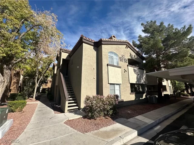 MLS: 2740583 Condo For Sale