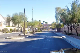 Photo #1: 2740589 Listing