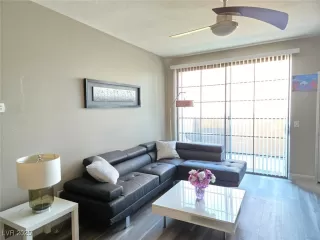 Photo #4: 2740611 Listing 