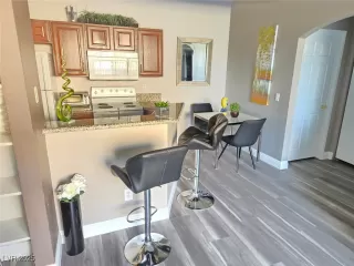 Photo #5: 2740611 Listing 