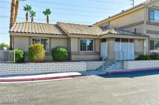 Photo #5: 2740614 Listing