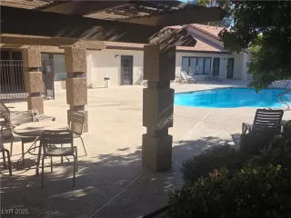 Photo #4: 2740630 Listing