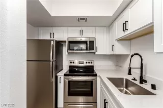 Photo #2: 2740635 Listing