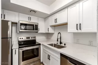 Photo #3: 2740635 Listing