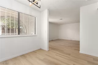 Photo #5: 2740635 Listing