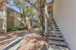 Photo #1: 2740656 Listing