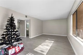 Photo #2: 2740687 Listing