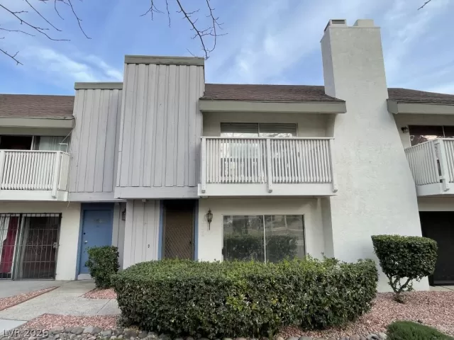 MLS: 2740712 Condo For Sale