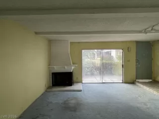 Photo #3: 2740712 Listing