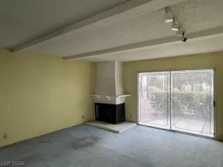 Photo #4: 2740712 Listing