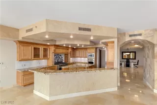 Photo #4: 2740731 Listing 